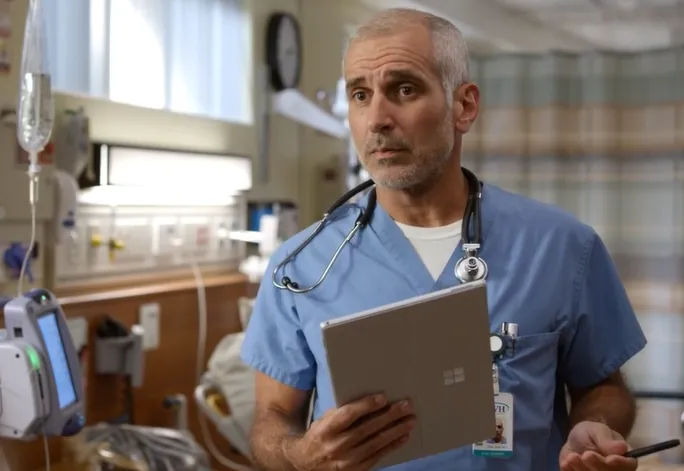 Troy Caylak in Dead to Me